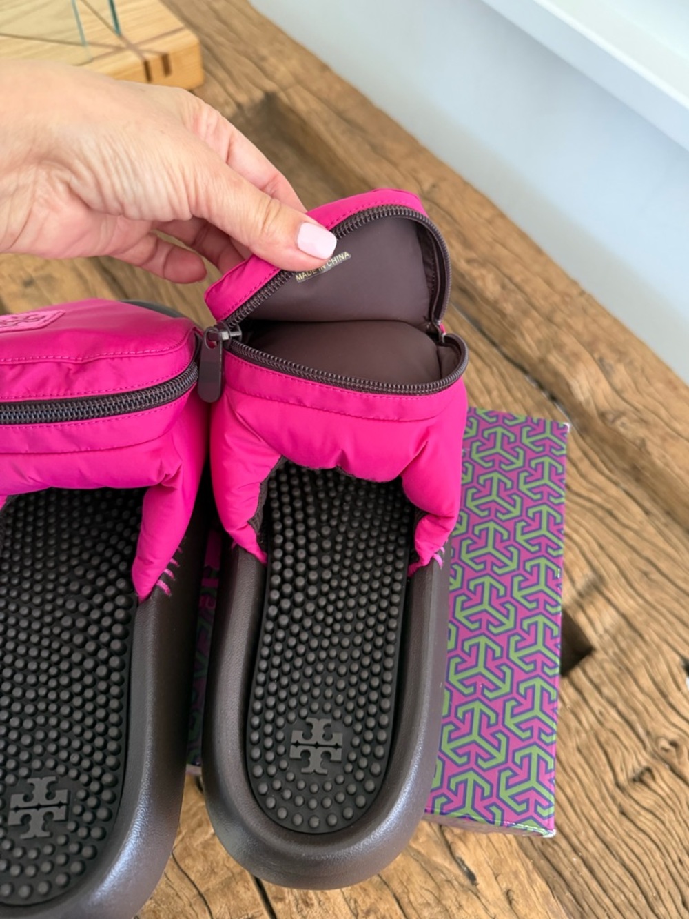 TOR BURCH Pink Slide zip pocket   Sandals with Padded Strap - Picture 5 of 16